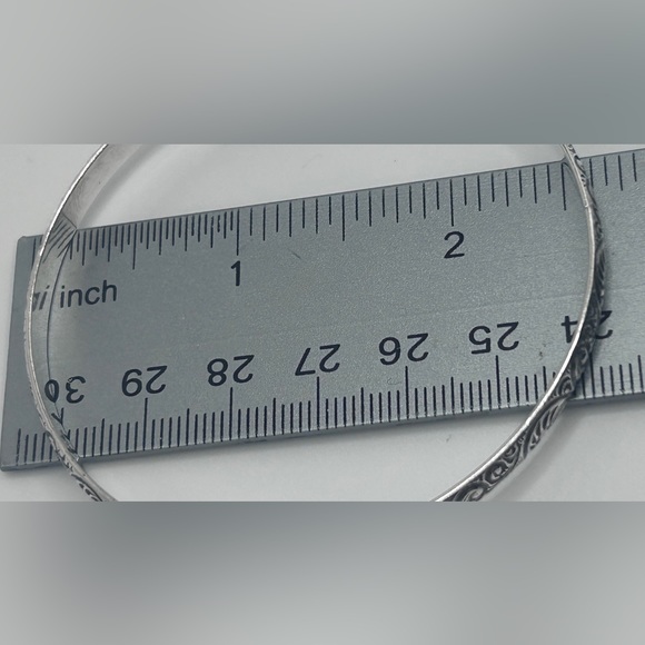 Beautiful Vintage Sterling Silver Bangle with amazing paisley design by Beau - Picture 12 of 12